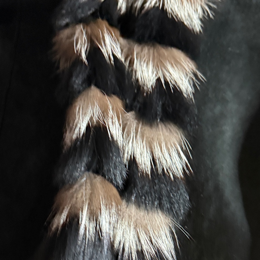 Black Fur-Trimmed Women's Jacket - Picture 3 of 6